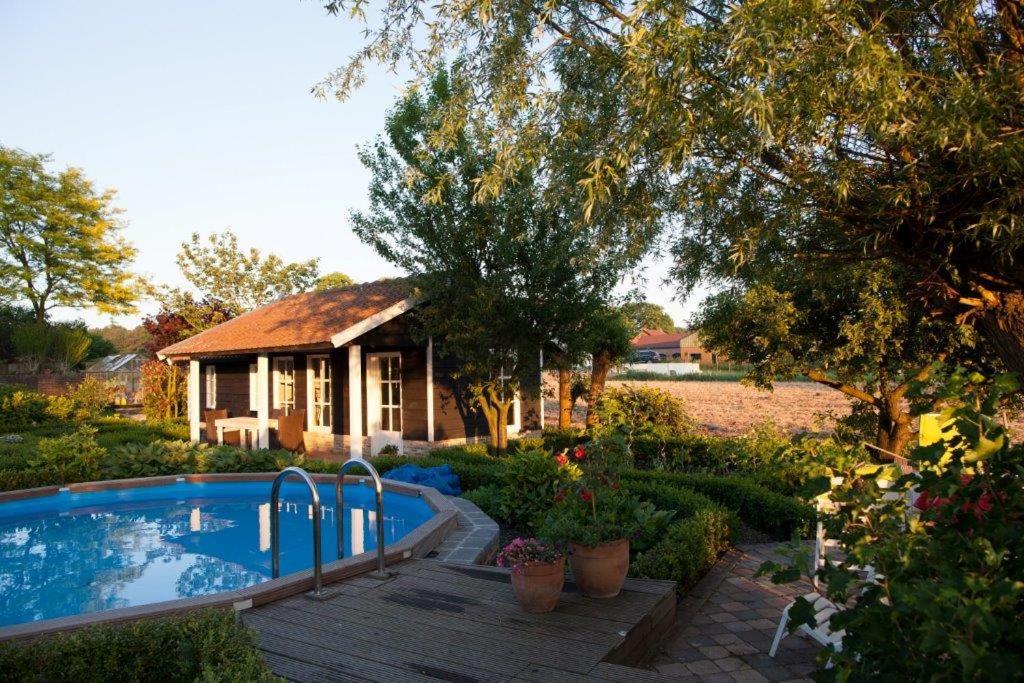 In D'Ouwe Vlaamse Schuur Bed & Breakfast Ossendrecht Eksteriør bilde